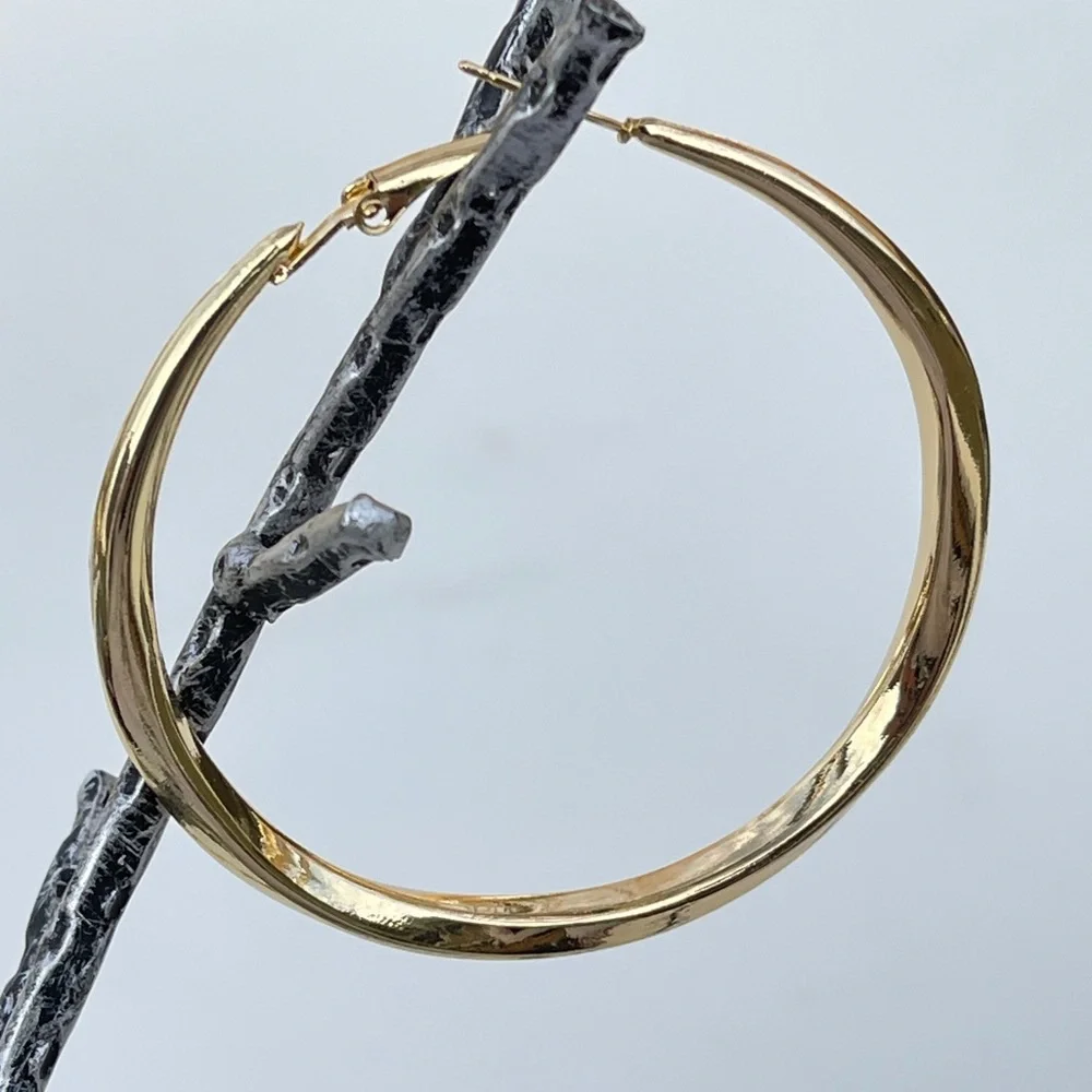 NEW 18K Gold Plated Chunky Big Circle Drop Hoop Earrings 2 1/4” - Picture 13 of 14